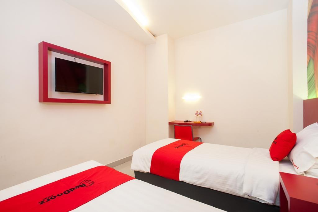 Hotel Reddoorz Near Hawaii Water Park Malang Exteriér fotografie
